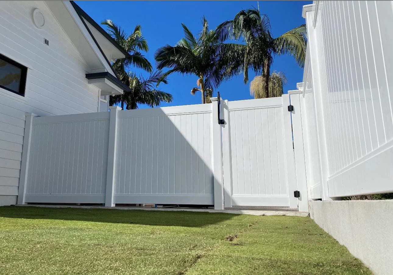 PVC Hampton fencing installation Coolangatta Gold Coast