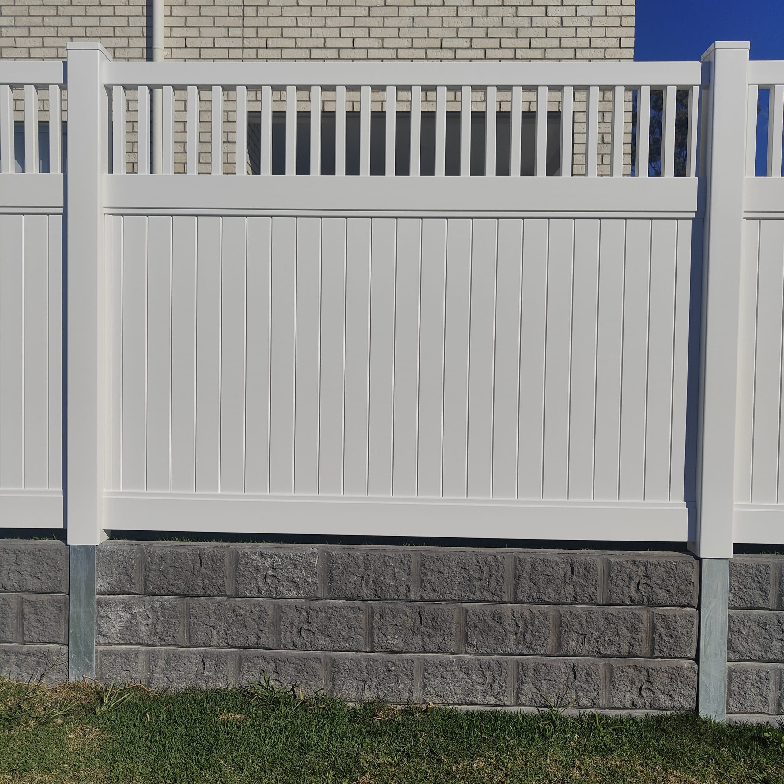 Stradbroke PVC Privacy Fence with Picket Top Panel Kit installed