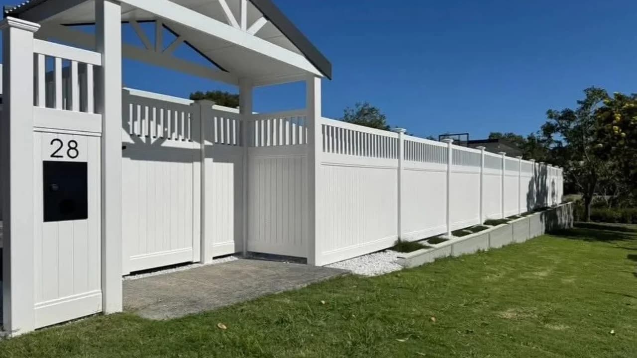 Hamptons PVC Fencing Gold Coast